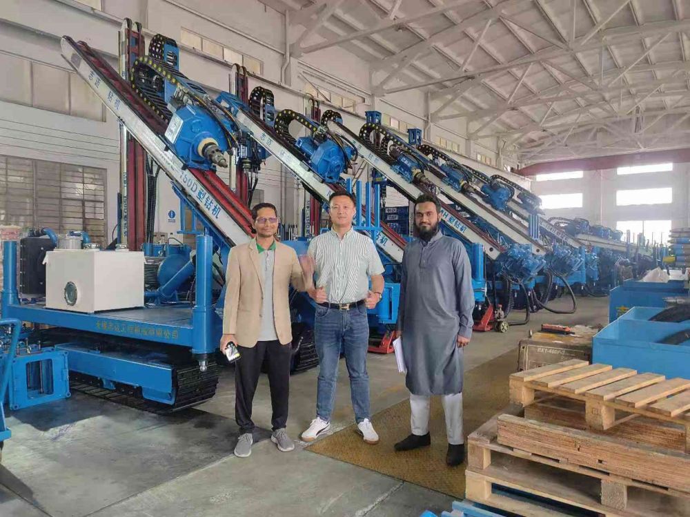 Amicis ex Philippinis ad RM visitare officinas ad inspectionem et tractatum gratissimum